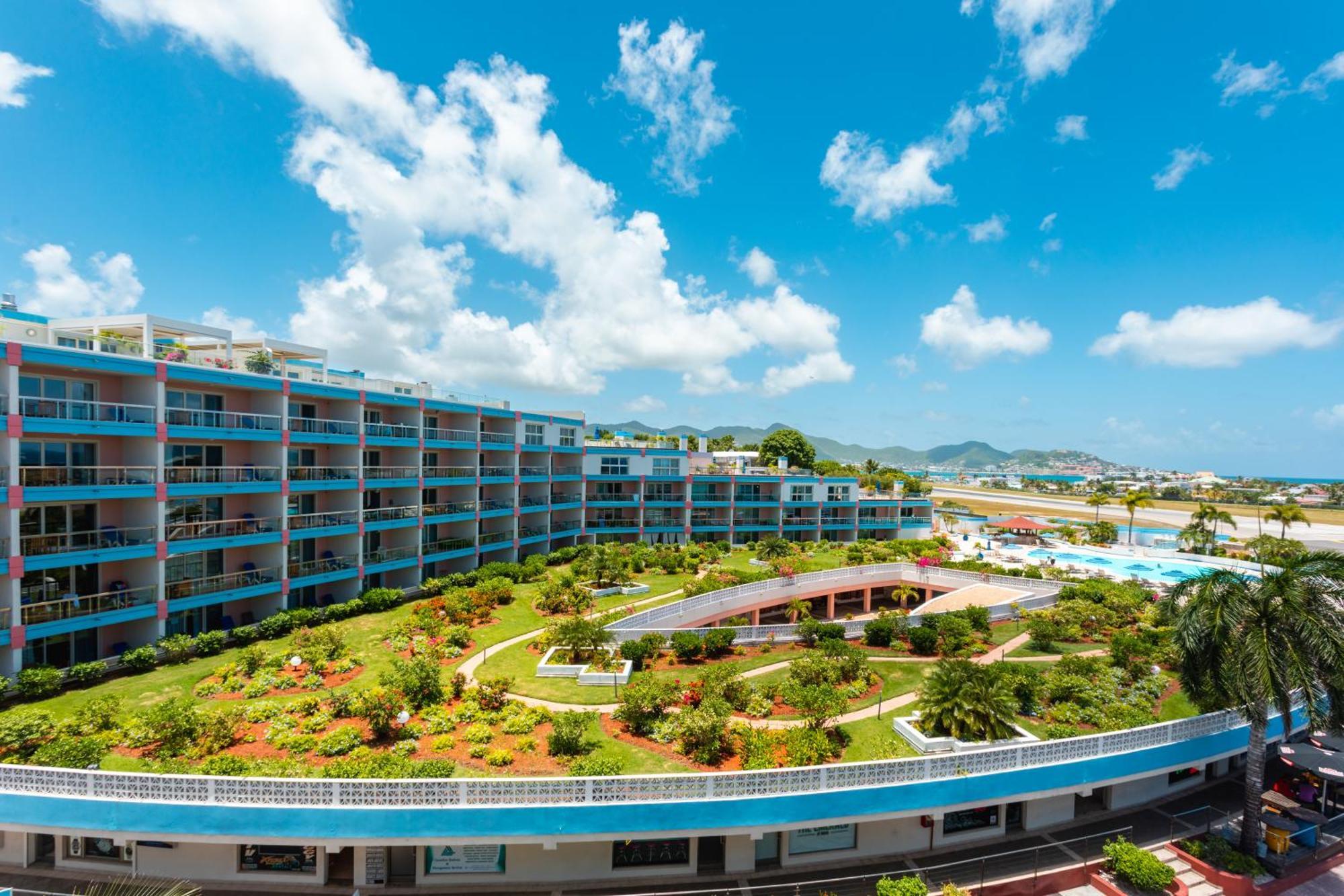 Royal Islander Club Resort La Terrasse Lowlands Exterior photo